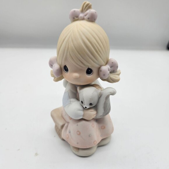 Precious Moments Scent From Above Figurine Girl With Skunk On Stool 1986 - Picture 1 of 5